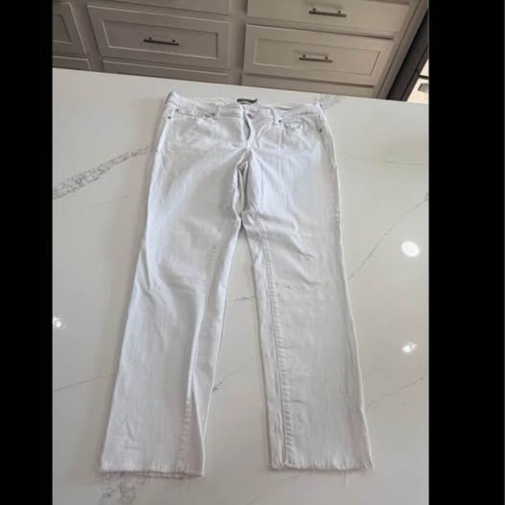 Torrid jeans, 18R, white, 30” inseam, 10.5” rise, C7472